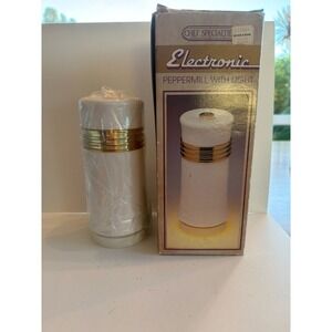 Vintage Chef Specialties Electronic Peppermill With Light White Gold Trim NIB